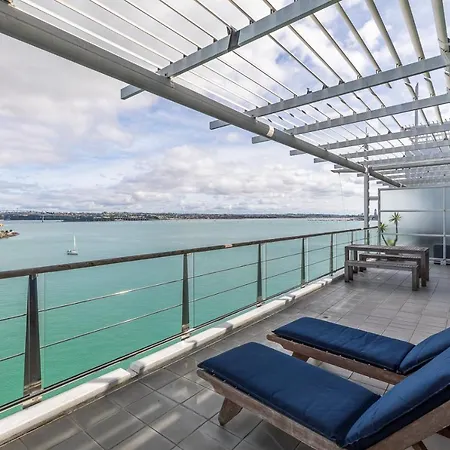 Qv Waterfront Apt With Ac Wifi And Parking